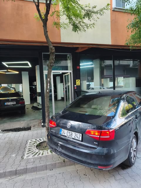 Dükkân önü — Ekinci Otomotiv, Gaziosmanpaşa İstanbul